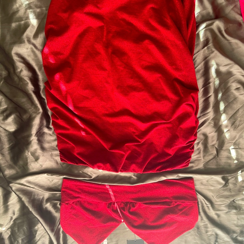 Red sparkling skirt set